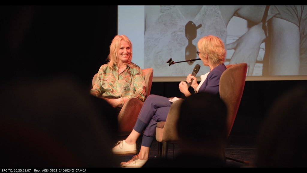 Beate erklärt Luzia die NBA